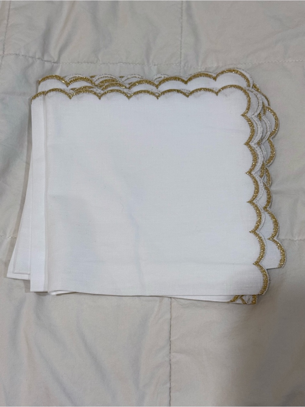 White Napkins with Gold Scallop Edge - Elegant Dining Set of 8 💯% Cotton NWOT